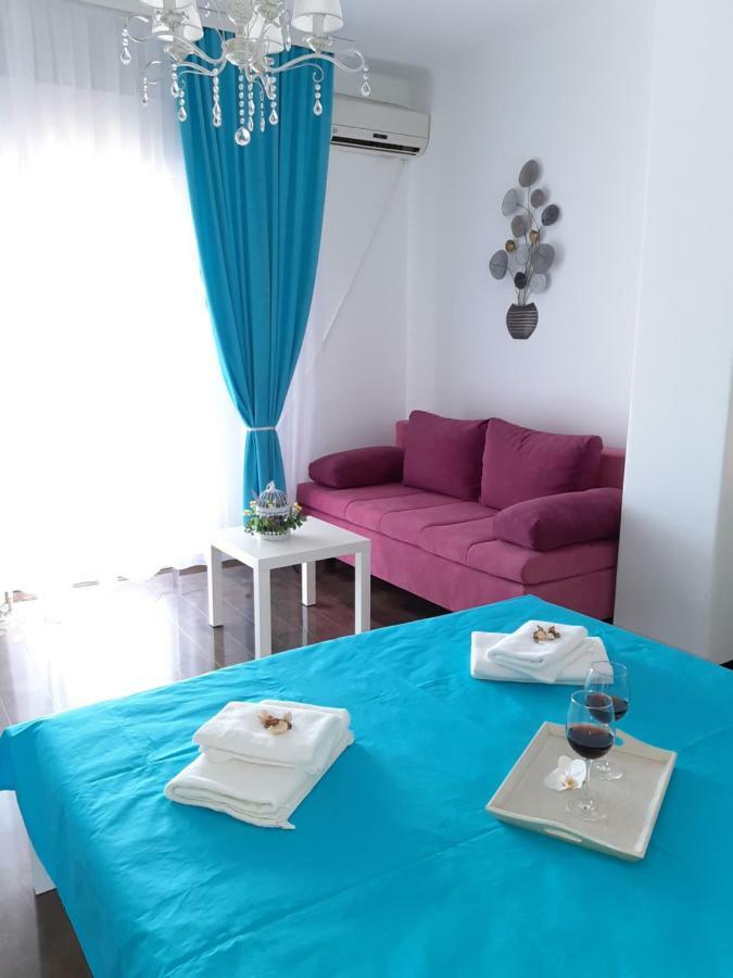 Apartment Zorana-Center โนวีซาด ภายนอก รูปภาพ